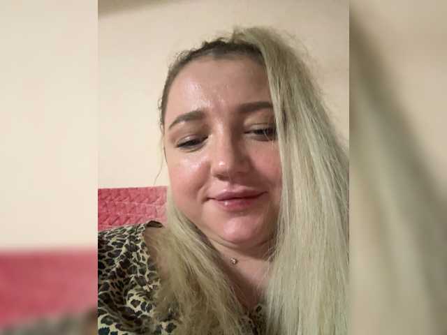 KiraMalina live cam preview