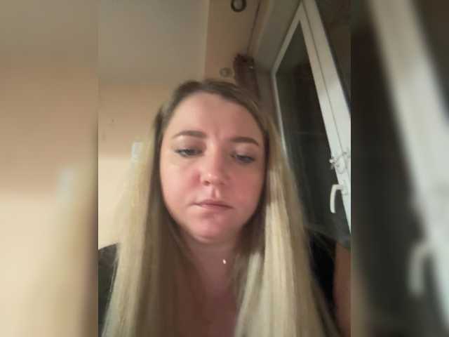 KiraMalina live cam preview