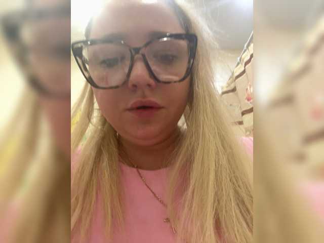 KiraMalina live cam on BongaCams