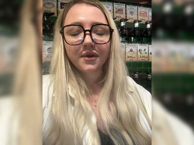 KiraMalina live cam on BongaCams