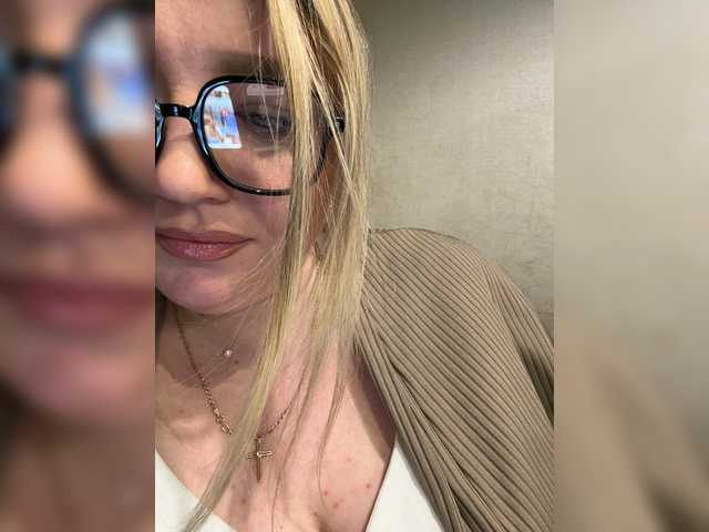 KiraMalina live cam on BongaCams
