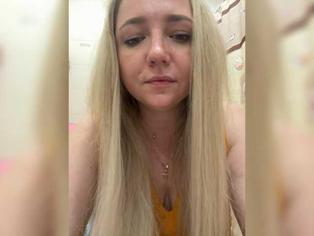 KiraMalina live cam preview