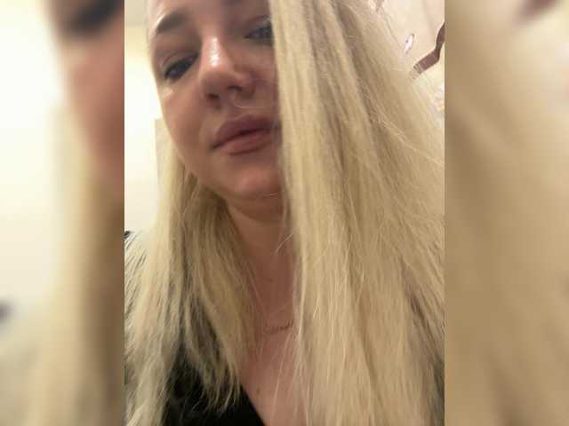 KiraMalina live cam on BongaCams