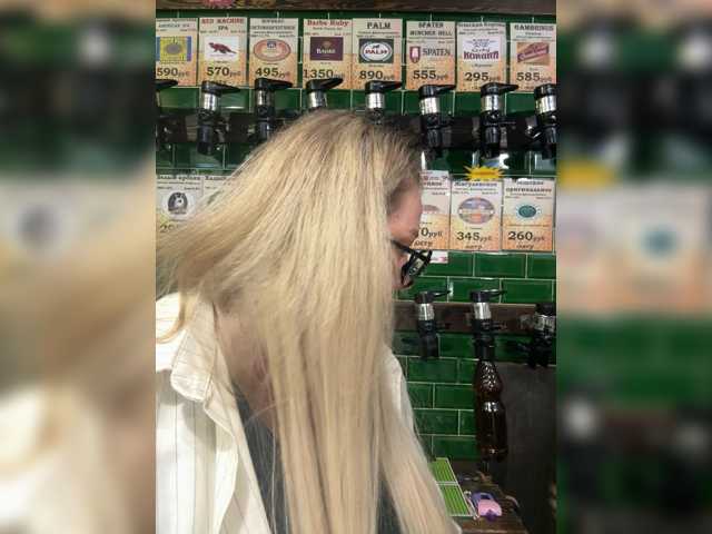 KiraMalina live cam on BongaCams