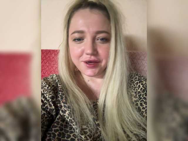 KiraMalina live cam preview