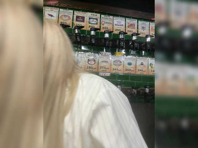 KiraMalina live cam preview