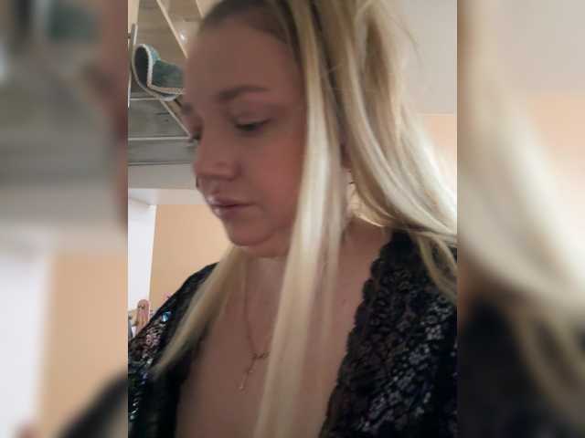 KiraMalina live cam on BongaCams
