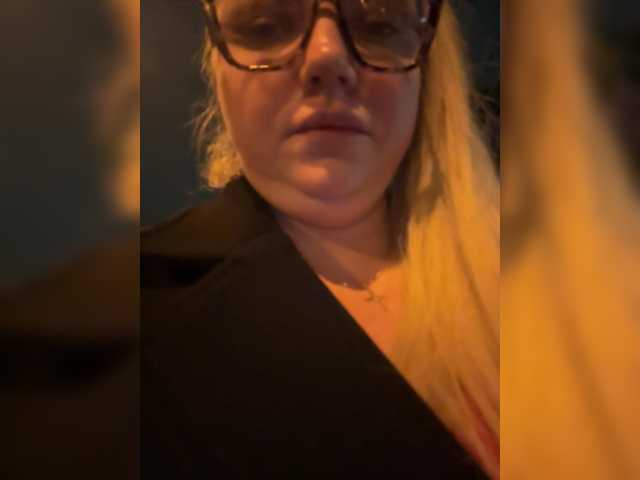 KiraMalina live cam preview