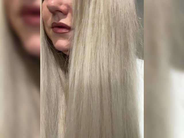 KiraMalina live cam on BongaCams
