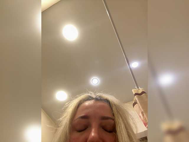 KiraMalina live cam on BongaCams