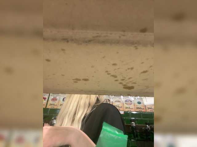 KiraMalina live cam preview
