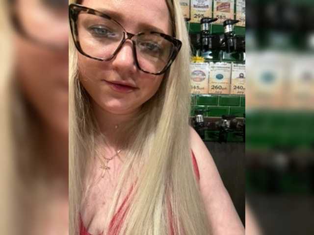 KiraMalina live cam on BongaCams