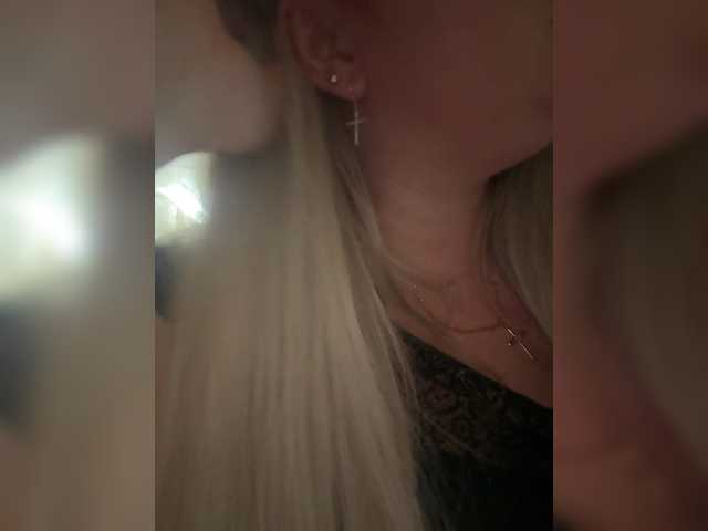 KiraMalina live cam on BongaCams