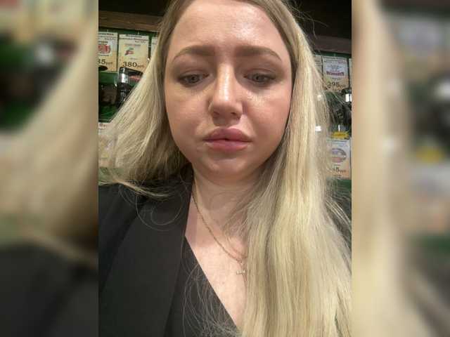 KiraMalina live cam preview