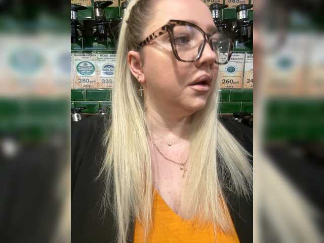 KiraMalina live cam on BongaCams