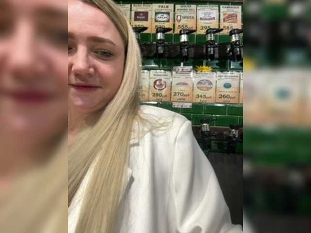 KiraMalina live cam preview