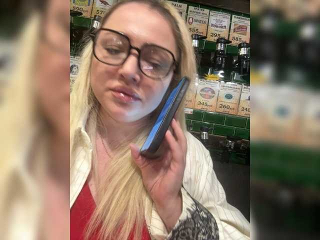 KiraMalina, live now on BongaCams