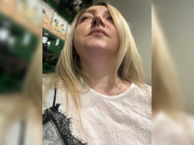 KiraMalina live cam