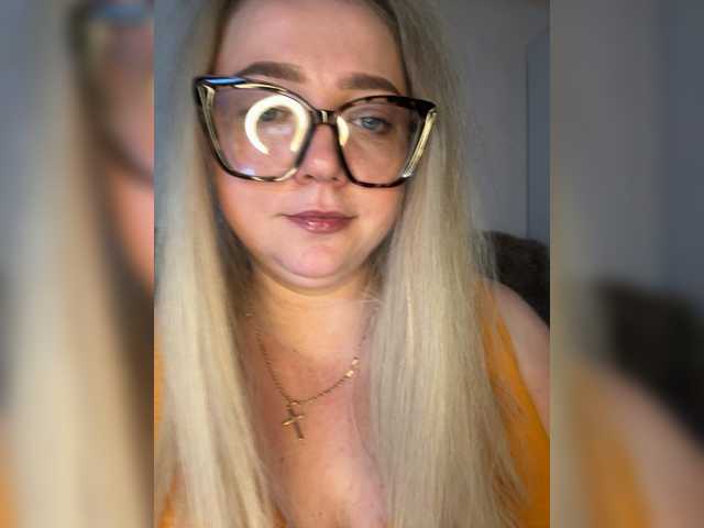 KiraMalina live cam on BongaCams