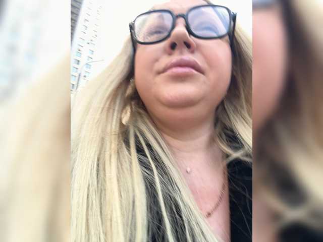 KiraMalina live cam preview