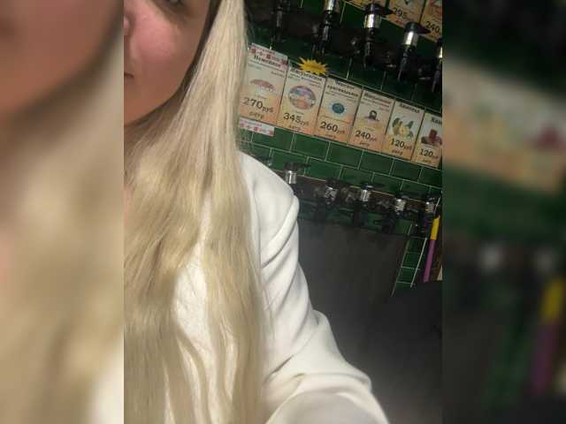 KiraMalina live cam on BongaCams