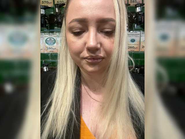 KiraMalina live cam on BongaCams