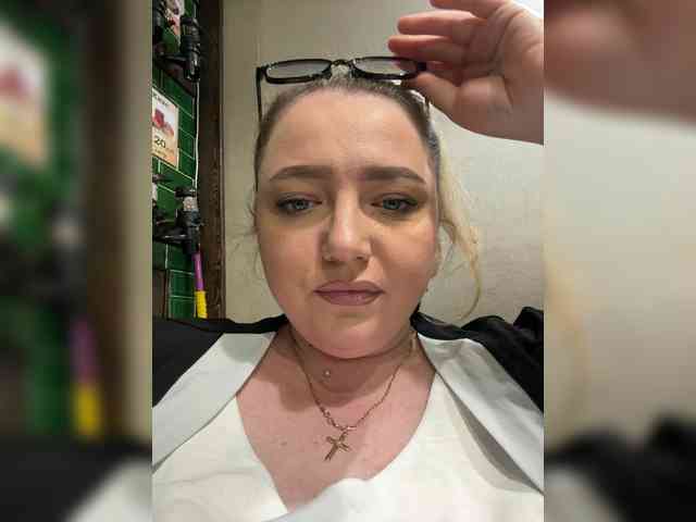 KiraMalina webcam