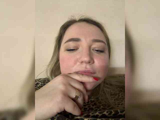 KiraMalina webcam