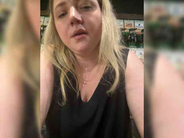 KiraMalina webcam