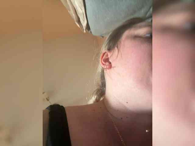 KiraMalina webcam