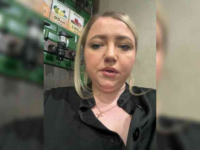 KiraMalina webcam