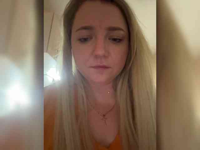 KiraMalina webcam