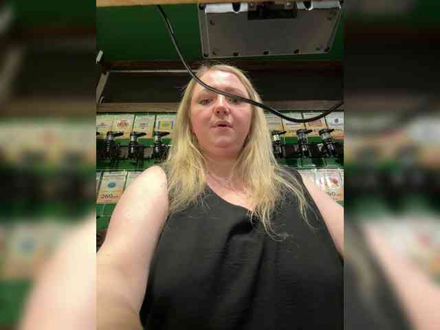 KiraMalina webcam