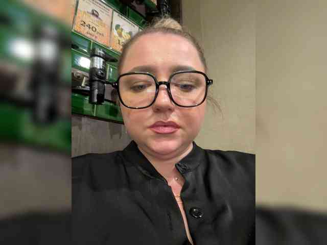 KiraMalina webcam