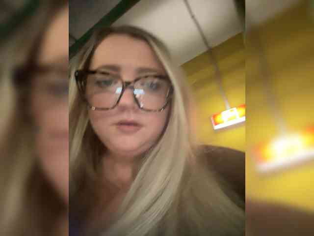 KiraMalina webcam