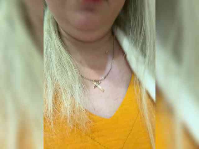KiraMalina webcam