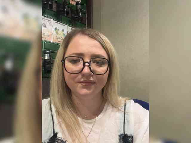KiraMalina webcam