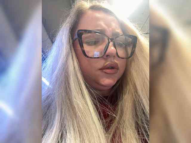 KiraMalina webcam