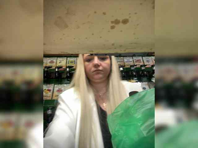 KiraMalina webcam