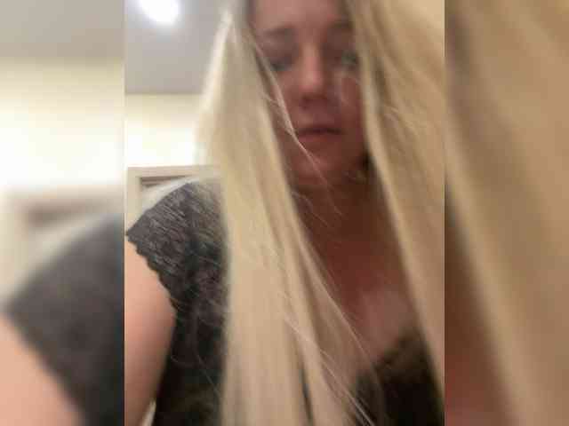 KiraMalina webcam
