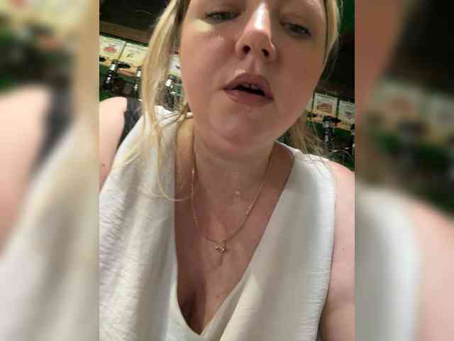 KiraMalina webcam