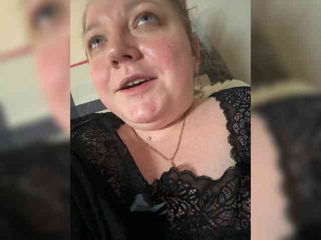 KiraMalina webcam