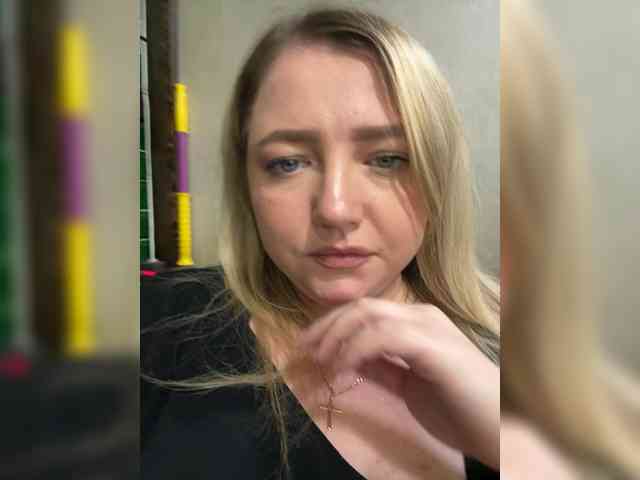 KiraMalina webcam