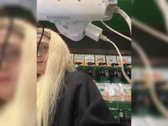 KiraMalina webcam