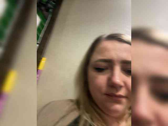 KiraMalina webcam
