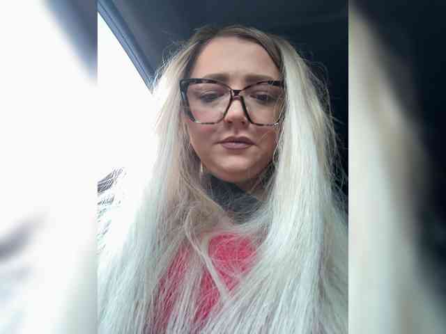 KiraMalina webcam