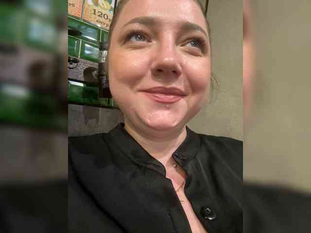 KiraMalina webcam