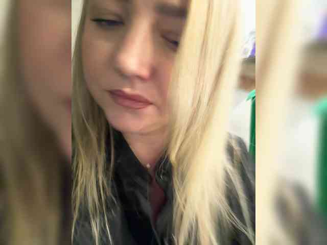 KiraMalina webcam
