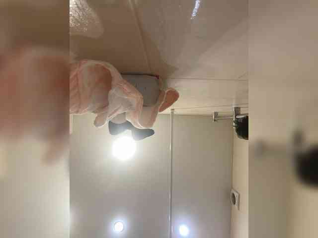 KiraMalina webcam