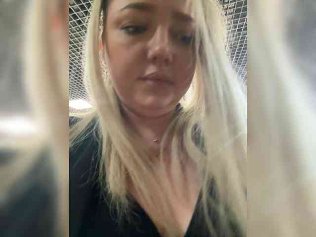 KiraMalina webcam